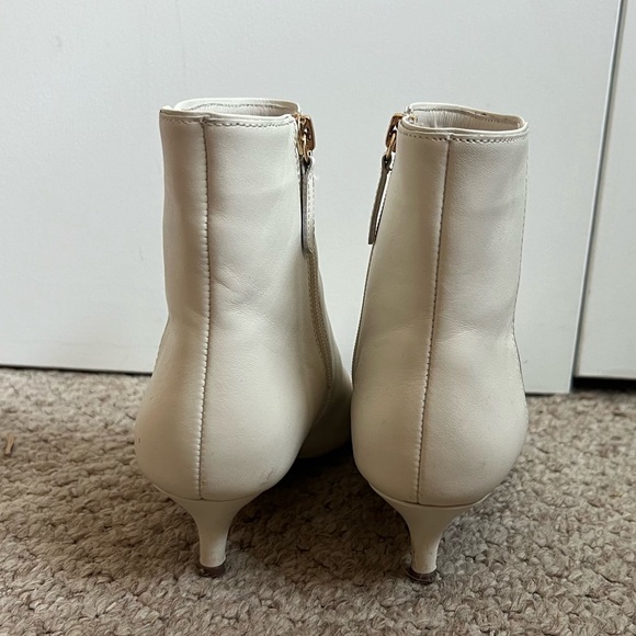 $298 J. Crew Ivory White Kitten-Heeled Ankle Boots Leather Heels size 6.5 - Picture 5 of 8